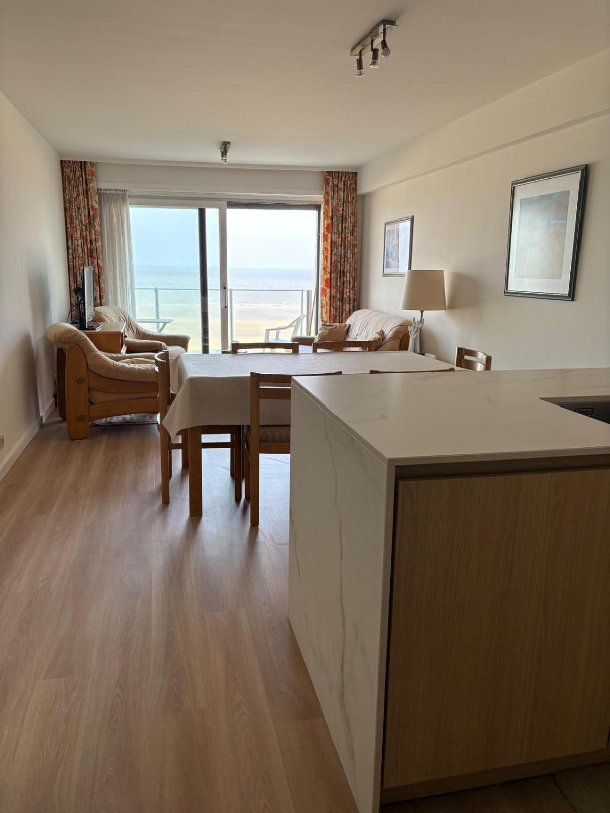 Seagull, Ruim En Volledig Vernieuwd Appartement Met Zeezicht In Westende Middelkerke Exterior photo